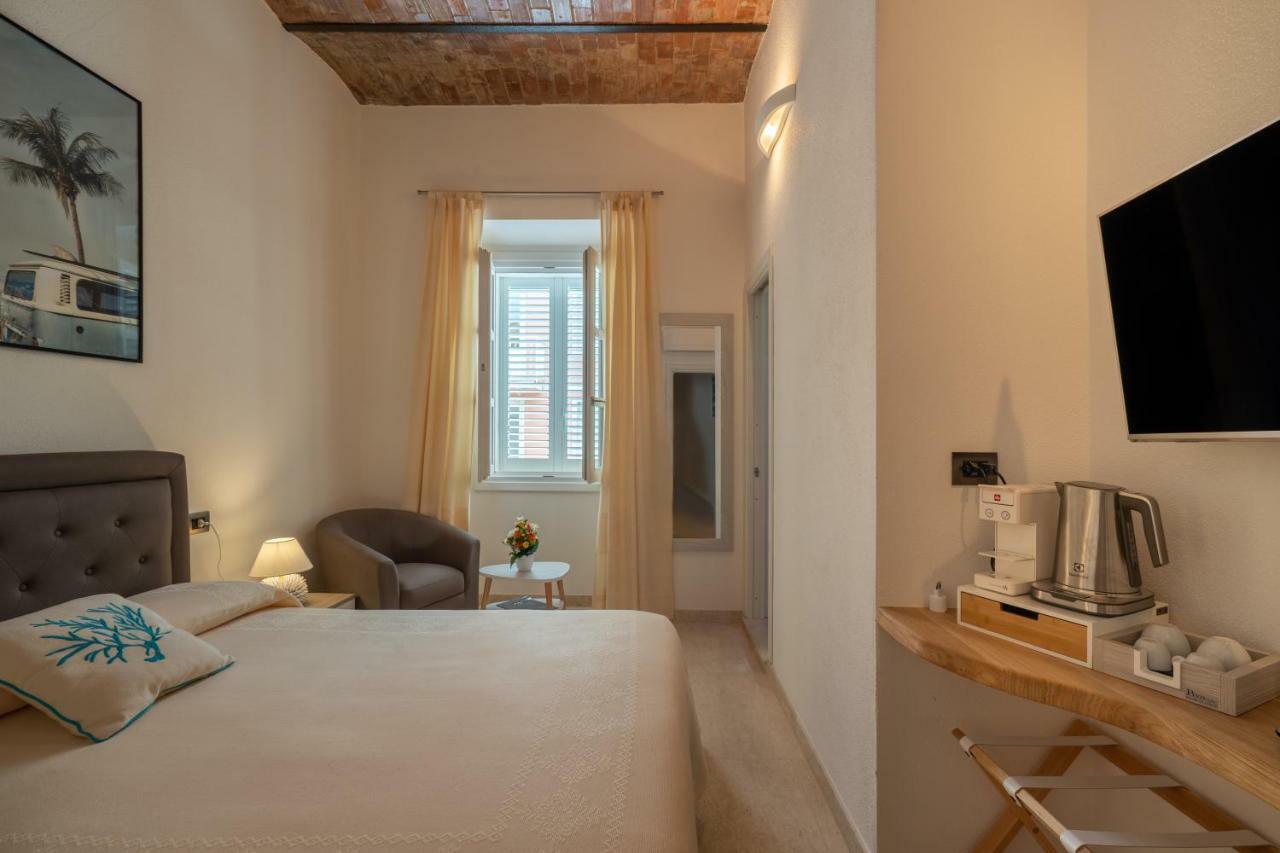 Corso Umberto Rooms Όλμπια Εξωτερικό φωτογραφία